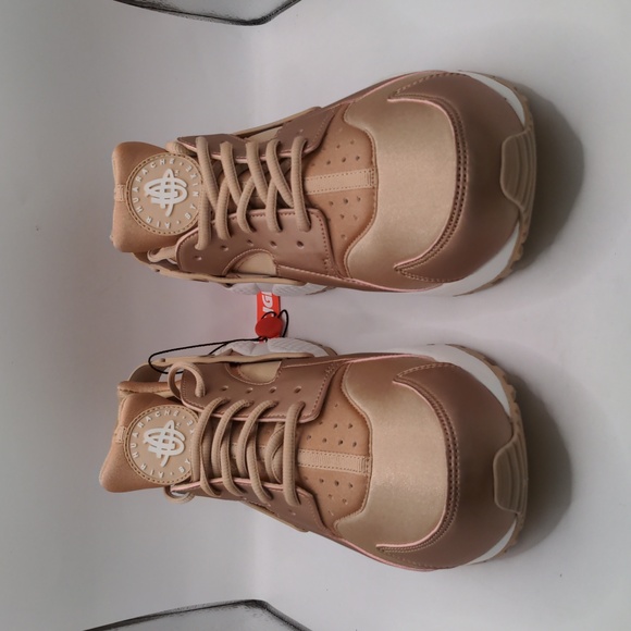 NWOB Nike Air Huarache Run SE Rose Gold Women's 859429-900 Sz 11.5 - Picture 3 of 9